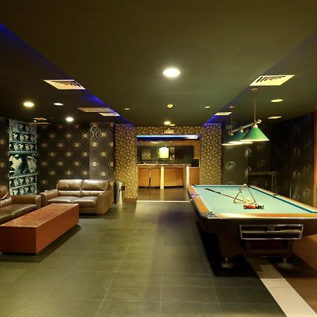 Swiss-Belhotel Maleosan Manado Exterior foto