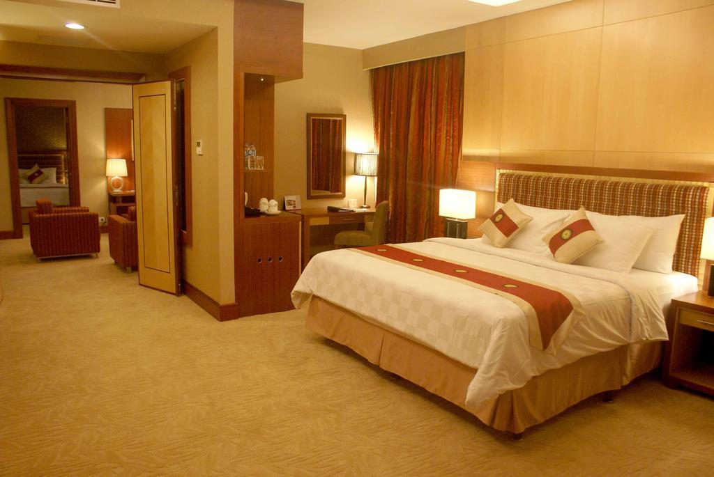 Swiss-Belhotel Maleosan Manado Exterior foto